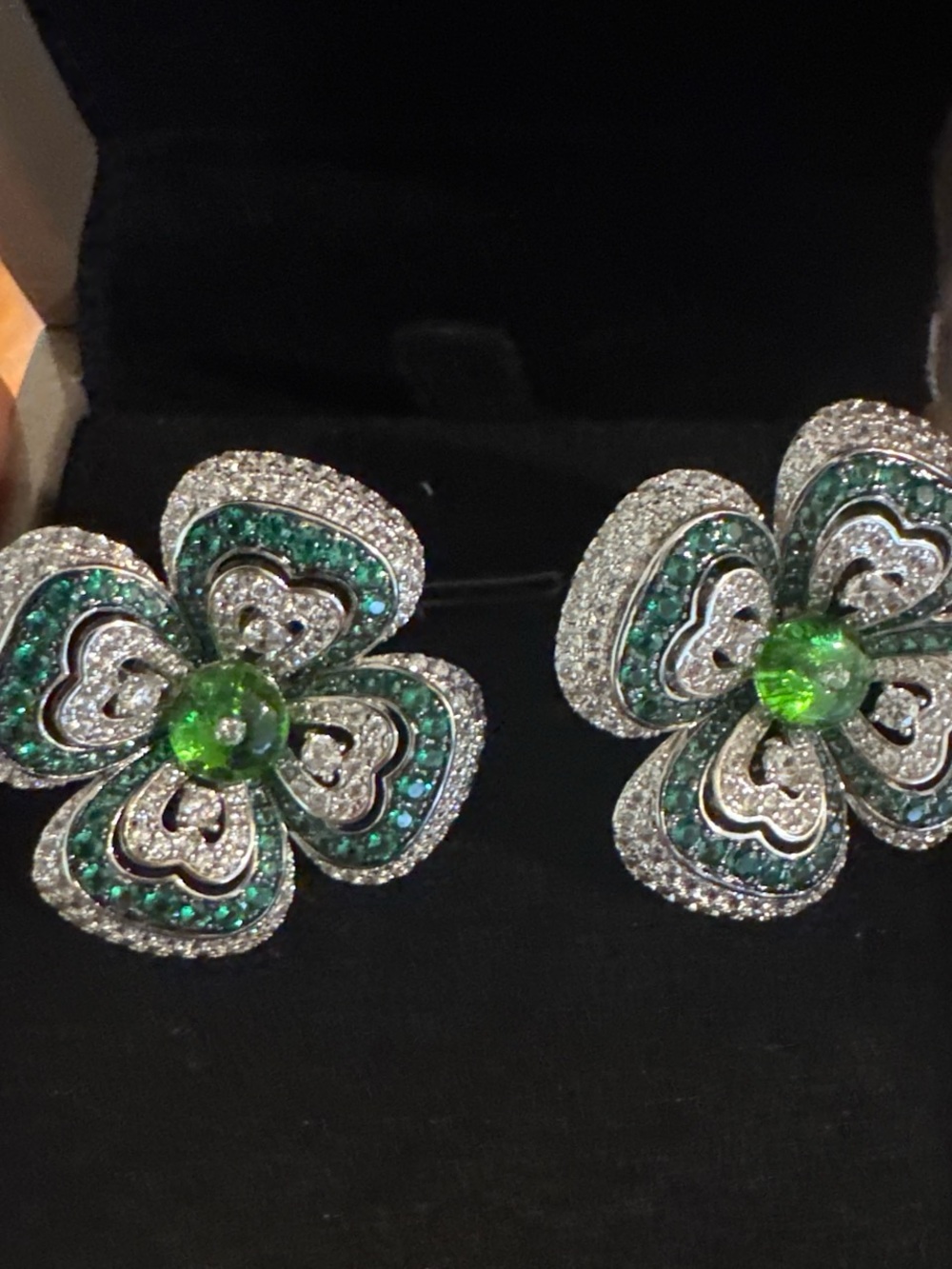 Green Clover Flower Crystal Stud Earrings - Unbranded